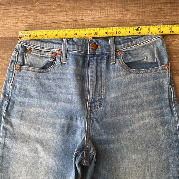 Madewell The High-Rise Slim Boyjean in Dover Wash: Raw-Hemmed Edition size 26 - Picture 4 of 15